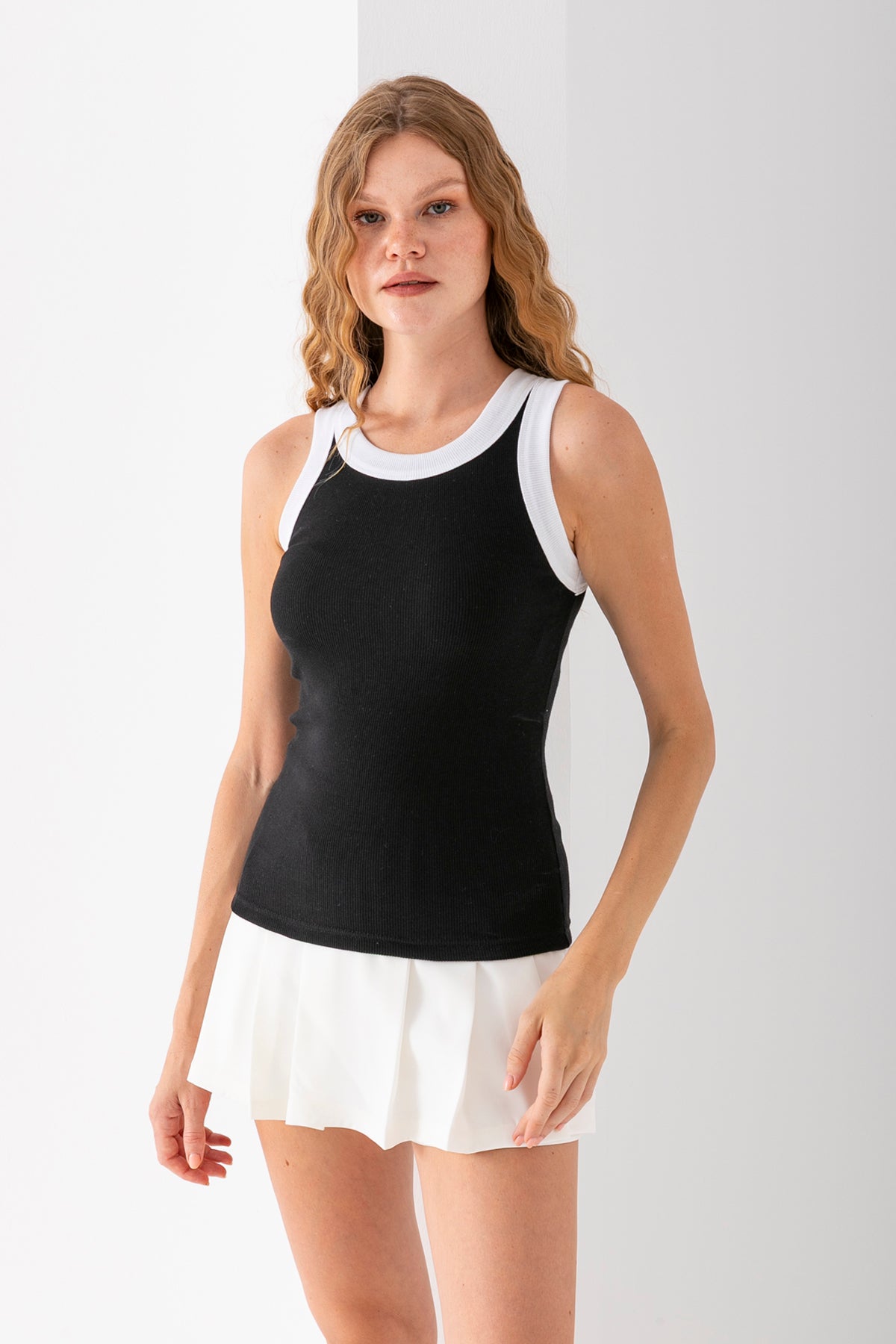 Merry Kadın 2 li Siyah Beyaz Şeritli Fittili Halter Yaka Basic Atlet 3002