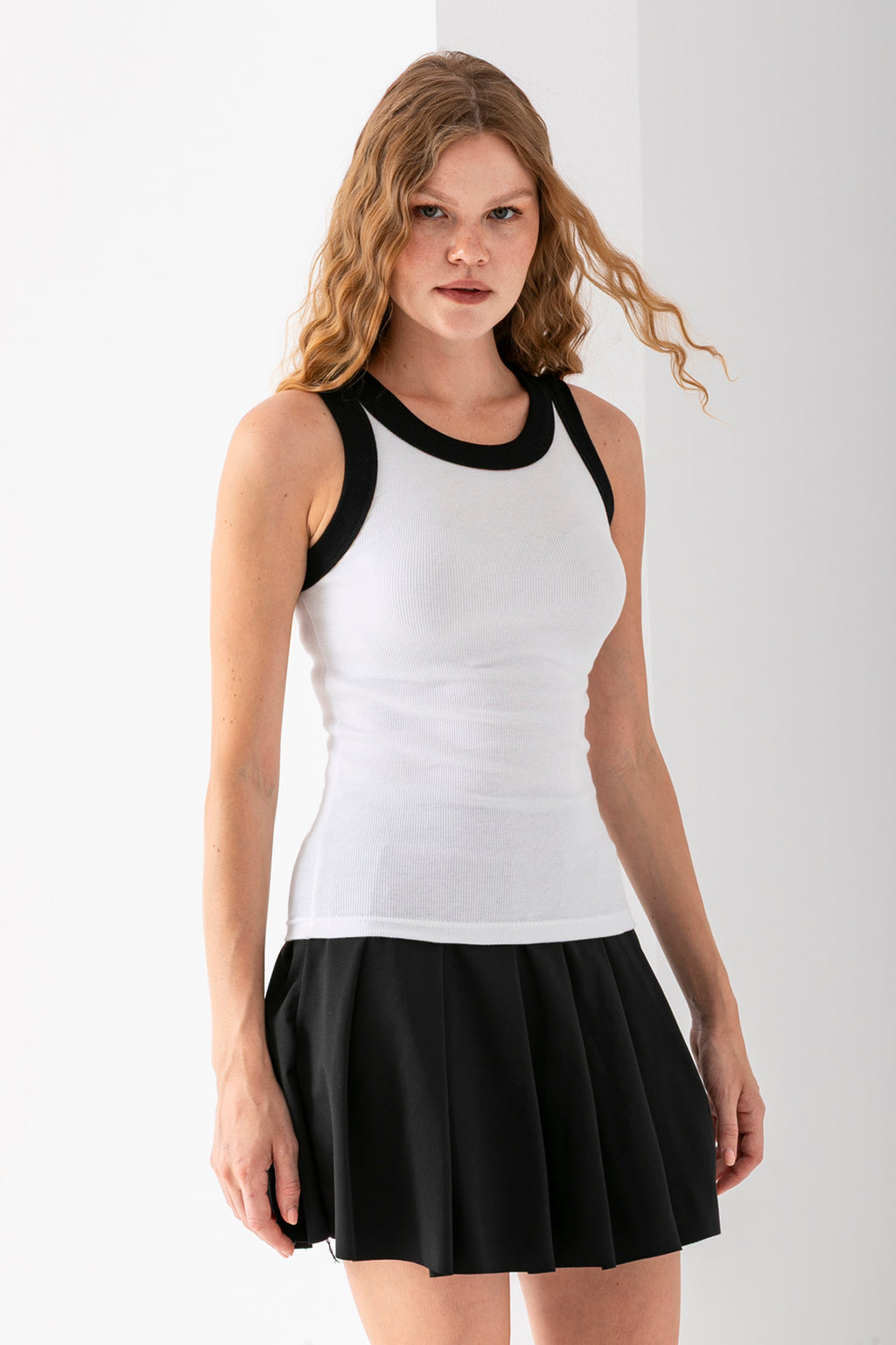 Merry Kadın 2 li Siyah Beyaz Şeritli Fittili Halter Yaka Basic Atlet 3002